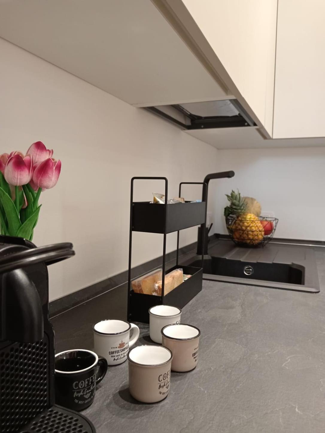 Indipendence Home Специя Экстерьер фото