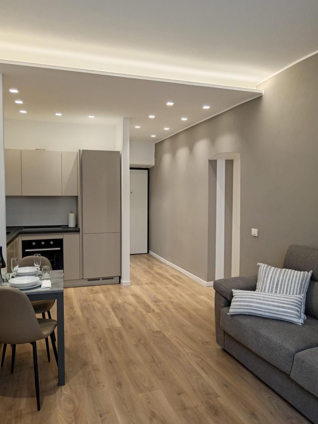 Indipendence Home Специя Экстерьер фото