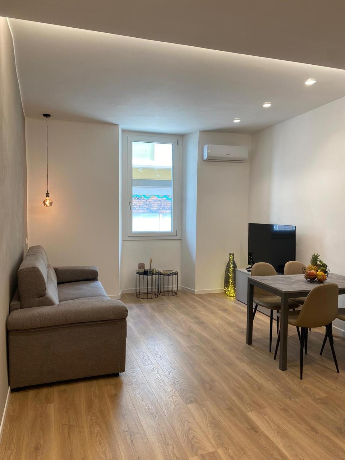 Indipendence Home Специя Экстерьер фото